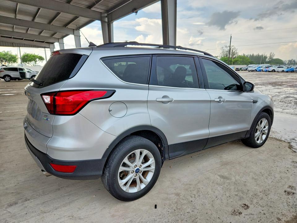 66006026 :رقم المزاد ، 1FMCU9HD1KUA76430 vin ، 2019 Ford Escape مزاد بيع