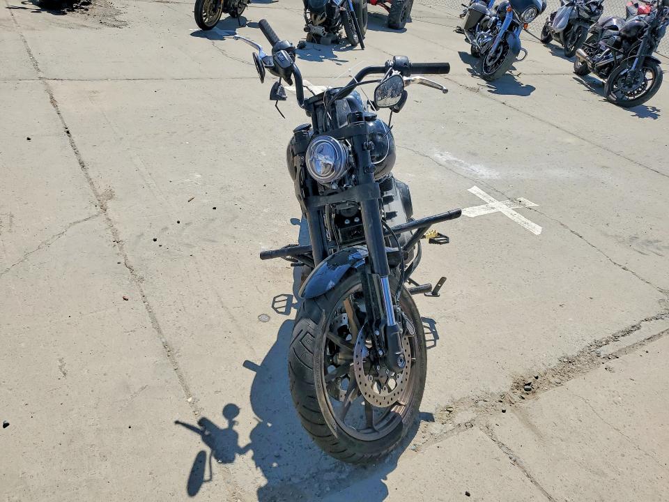 63917256 :رقم المزاد ، 1HD1YWK23MB056635 vin ، 2021 Harley-davidson Fxlrs مزاد بيع