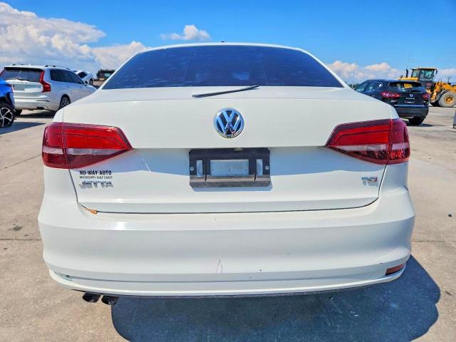 60672826 :رقم المزاد ، 3VW2B7AJ7HM290312 vin ، 2017 Volkswagen Jetta مزاد بيع