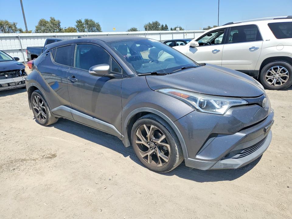 64331856 :رقم المزاد ، NMTKHMBX1JR037817 vin ، 2018 Toyota C-hr مزاد بيع