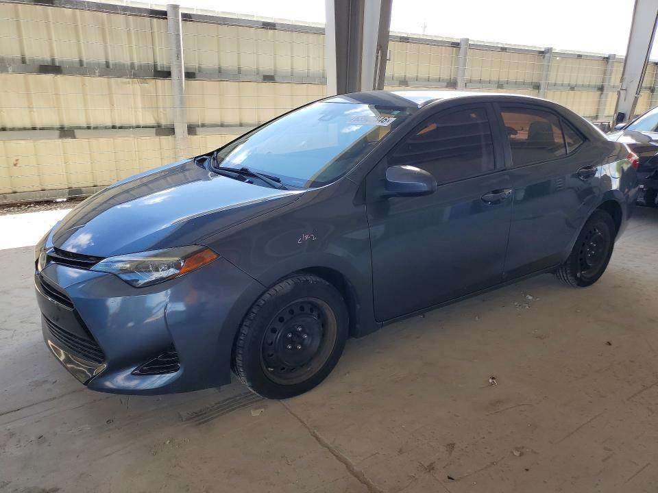 63907846 :رقم المزاد ، 2T1BURHE5JC040499 vin ، 2018 Toyota Corolla مزاد بيع
