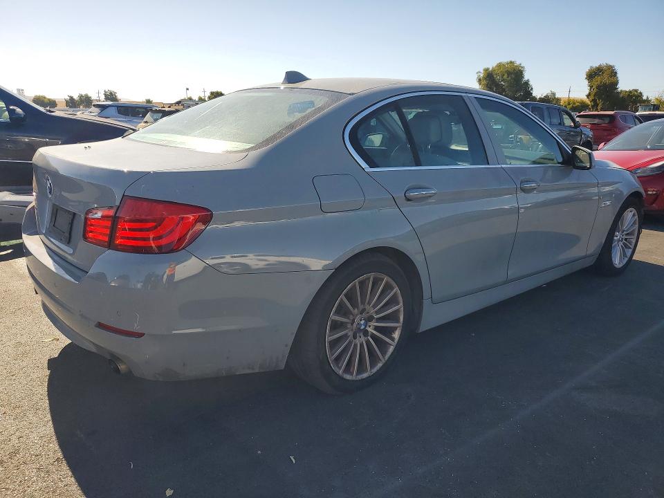 63712946 :رقم المزاد ، WBAFR7C58BC805310 vin ، 2011 Bmw 535 مزاد بيع