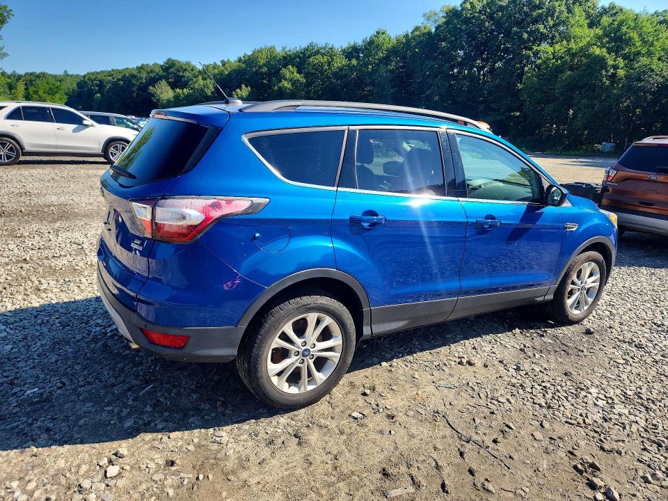 Продажа на аукционе авто 2017 Ford Escape, vin: 1FMCU9GD3HUA56450, номер лота: 63337606