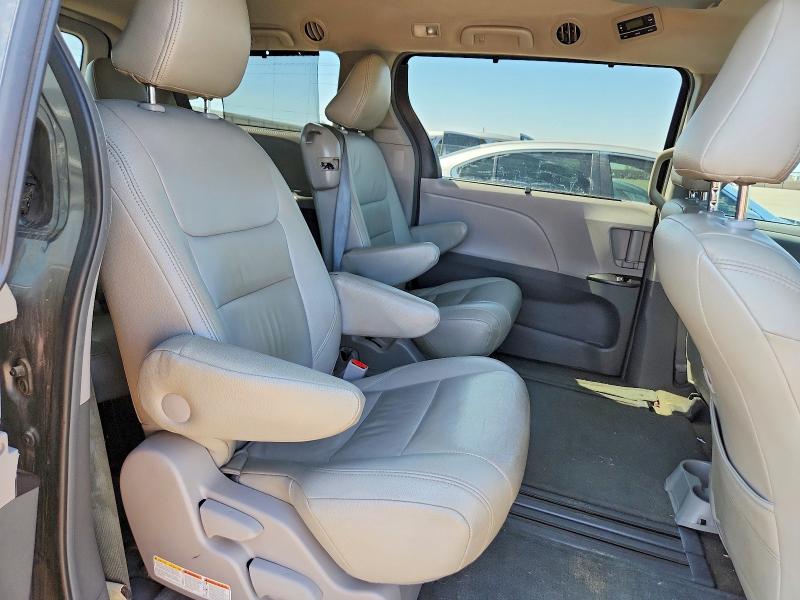 62999466 :رقم المزاد ، 5TDKK3DC6GS727806 vin ، 2016 Toyota Sienna مزاد بيع