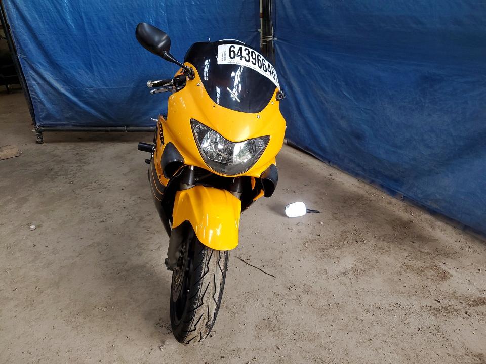 64396646 :رقم المزاد ، JH2PC3523YM100526 vin ، 2000 Honda Cbr600 مزاد بيع