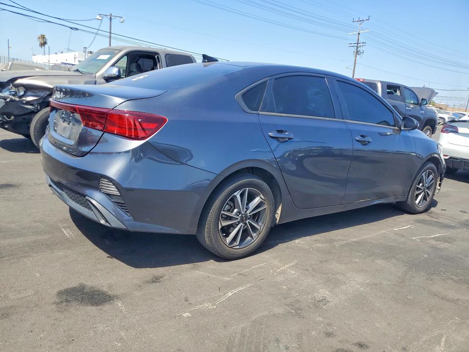 64478836 :رقم المزاد ، 3KPF24AD0NE468211 vin ، 2022 Kia Forte مزاد بيع