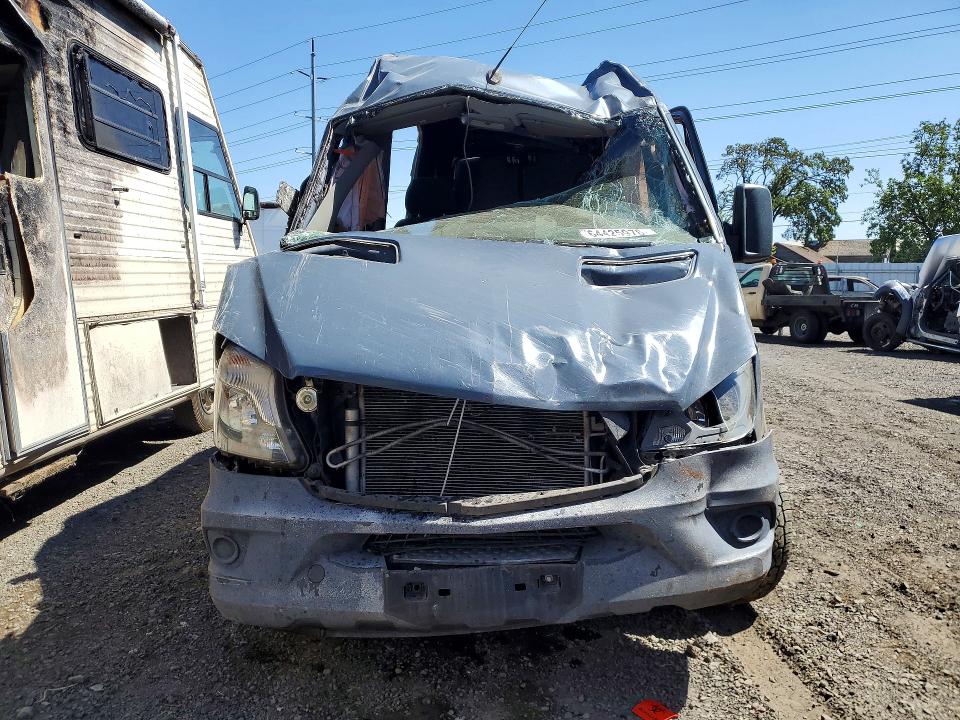 2018 Mercedes-benz Sprinter მანქანა იყიდება აუქციონზე, vin: WD3PE7CD5JP637864, აუქციონის ნომერი: 64425976