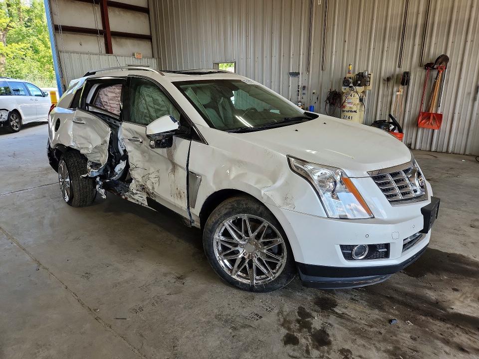 65120526 :رقم المزاد ، 3GYFNGE31FS530352 vin ، 2015 Cadillac Srx مزاد بيع