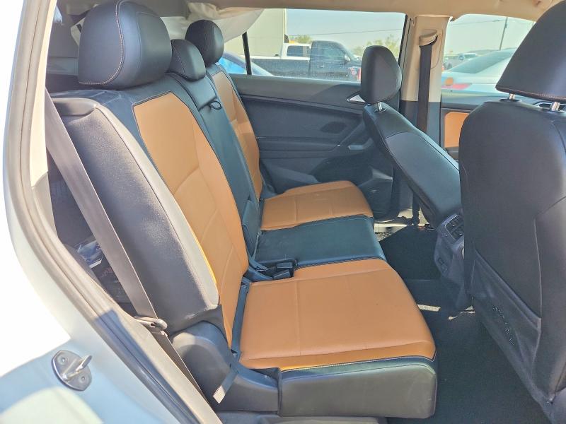 61451436 :رقم المزاد ، 3VV3B7AX2JM161851 vin ، 2018 Volkswagen Tiguan مزاد بيع