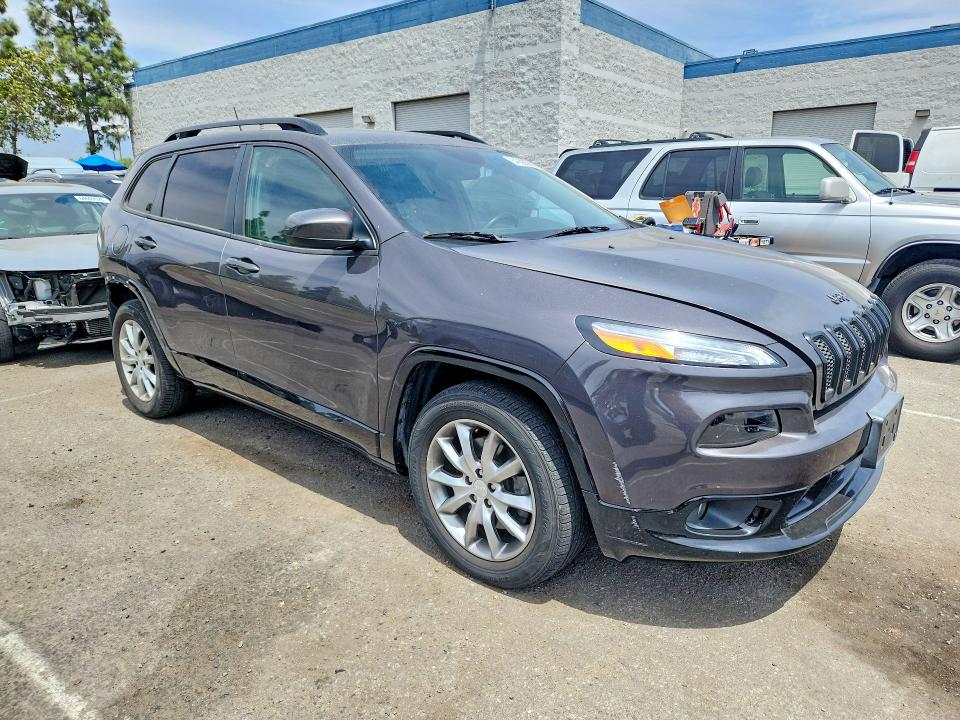Продажа на аукционе авто 2018 Jeep Cherokee, vin: 1C4PJMCB0JD587195, номер лота: 64938096