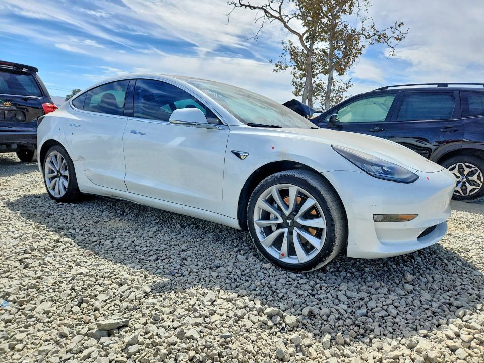66282566 :رقم المزاد ، 5YJ3E1EA3HF002053 vin ، 2017 Tesla Model 3 مزاد بيع
