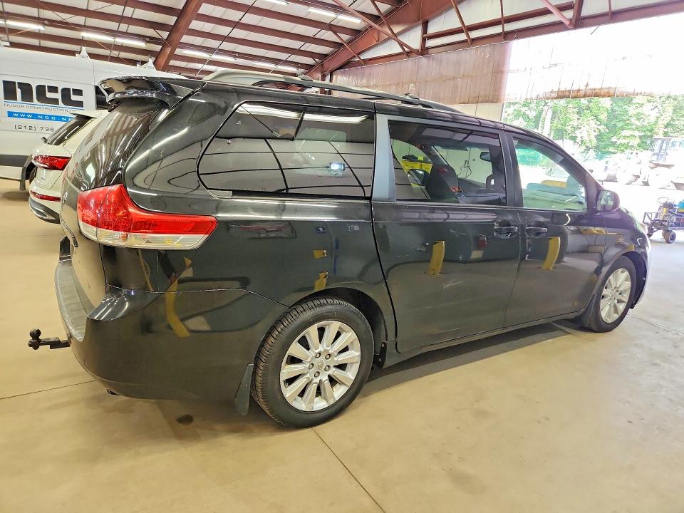 Продажа на аукционе авто 2011 Toyota Sienna, vin: 5TDJK3DC9BS029548, номер лота: 64892766