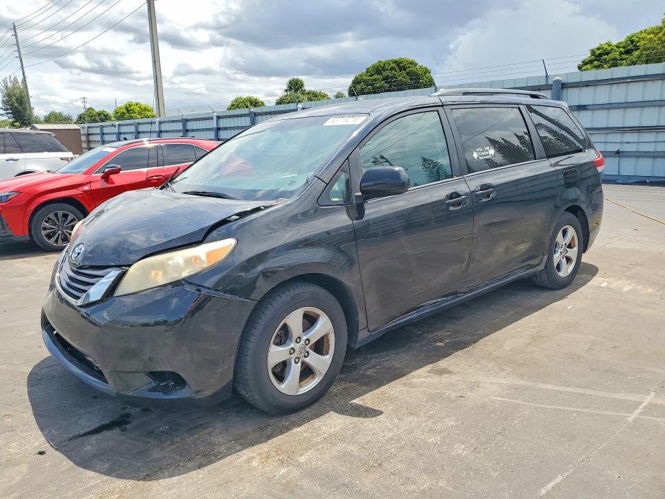 2014 Toyota Sienna მანქანა იყიდება აუქციონზე, vin: 5TDKK3DC3ES473999, აუქციონის ნომერი: 63713216