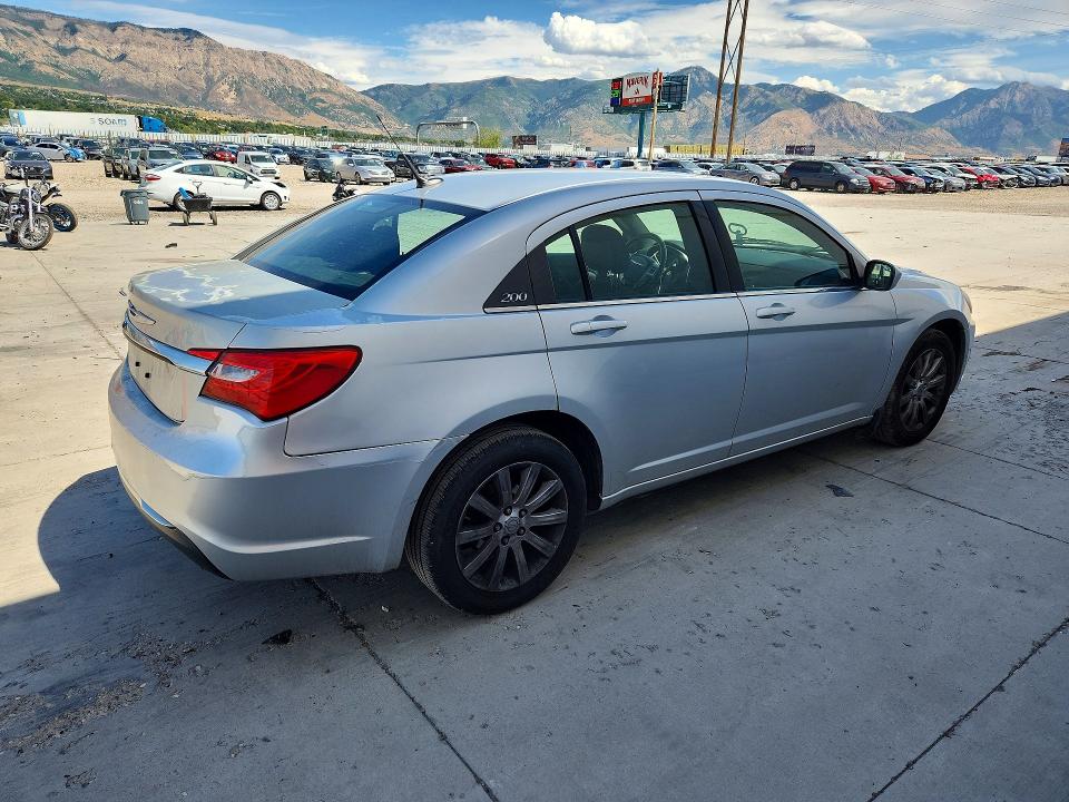 65895086 :رقم المزاد ، 1C3BC1FB7BN531124 vin ، 2011 Chrysler 200 مزاد بيع