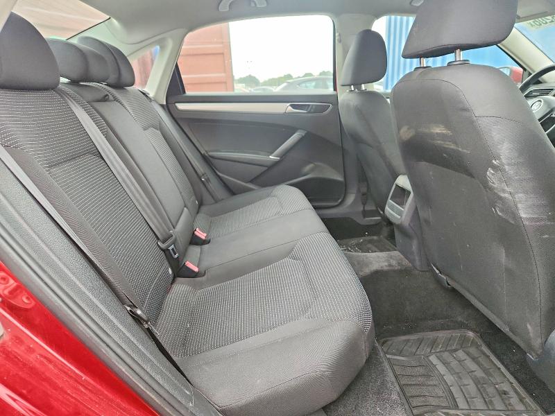 64118206 :رقم المزاد ، 1VWAT7A33GC012050 vin ، 2016 Volkswagen Passat مزاد بيع