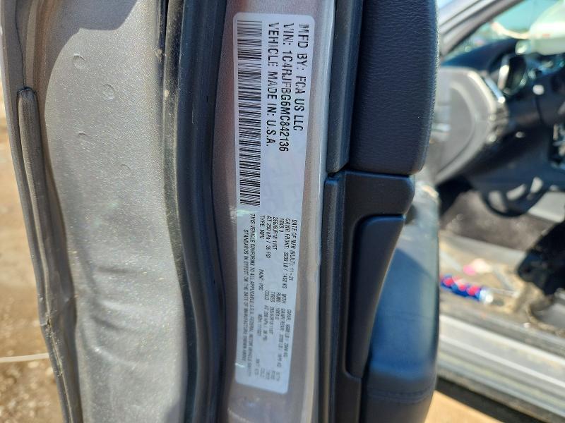 63933556 :رقم المزاد ، 1C4RJFBG6MC842136 vin ، 2021 Jeep Grand Cherokee مزاد بيع