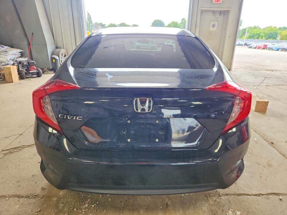 63938696 :رقم المزاد ، 19XFC2E51HE067470 vin ، 2017 Honda Civic مزاد بيع