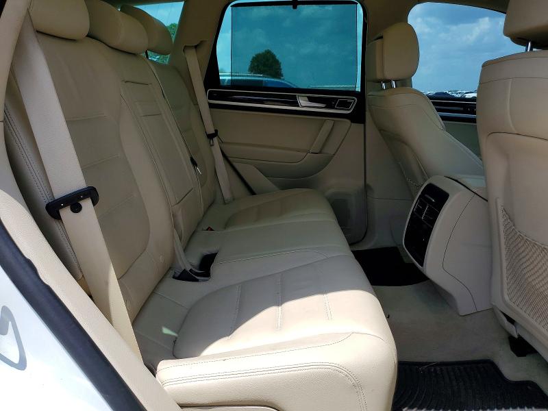 Продаж на аукціоні авто 2017 Volkswagen Touareg, vin: WVGGF7BP6HD005915, номер лоту: 63697076