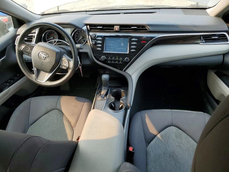 60954976 :رقم المزاد ، 4T1B11HK0JU049660 vin ، 2018 Toyota Camry مزاد بيع