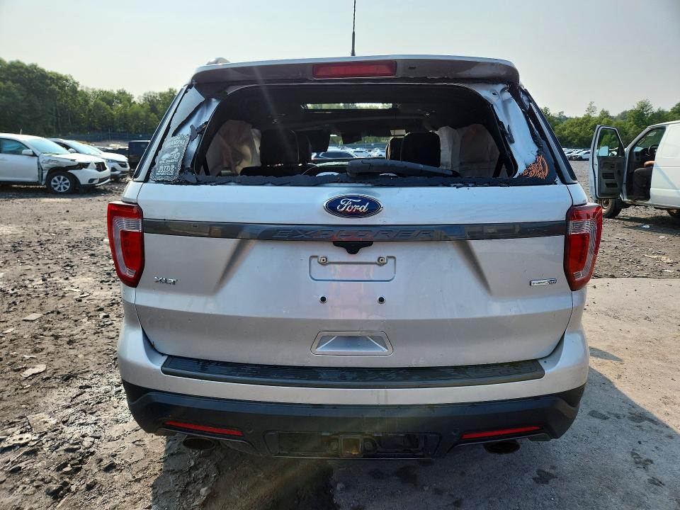 64551976 :رقم المزاد ، 1FM5K8DH1JGC52617 vin ، 2018 Ford Explorer مزاد بيع