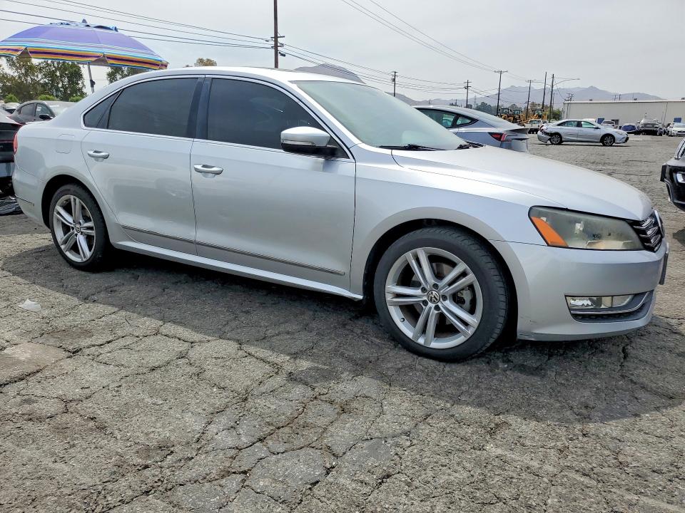 2015 Volkswagen Passat 4d 2wd მანქანა იყიდება აუქციონზე, vin: 1VWCV7A39FC063327, აუქციონის ნომერი: 65022256
