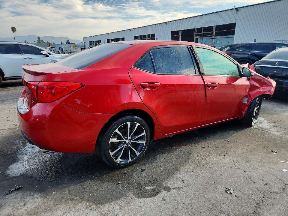 2018 Toyota Corolla მანქანა იყიდება აუქციონზე, vin: 5YFBURHE3JP803720, აუქციონის ნომერი: 63836886