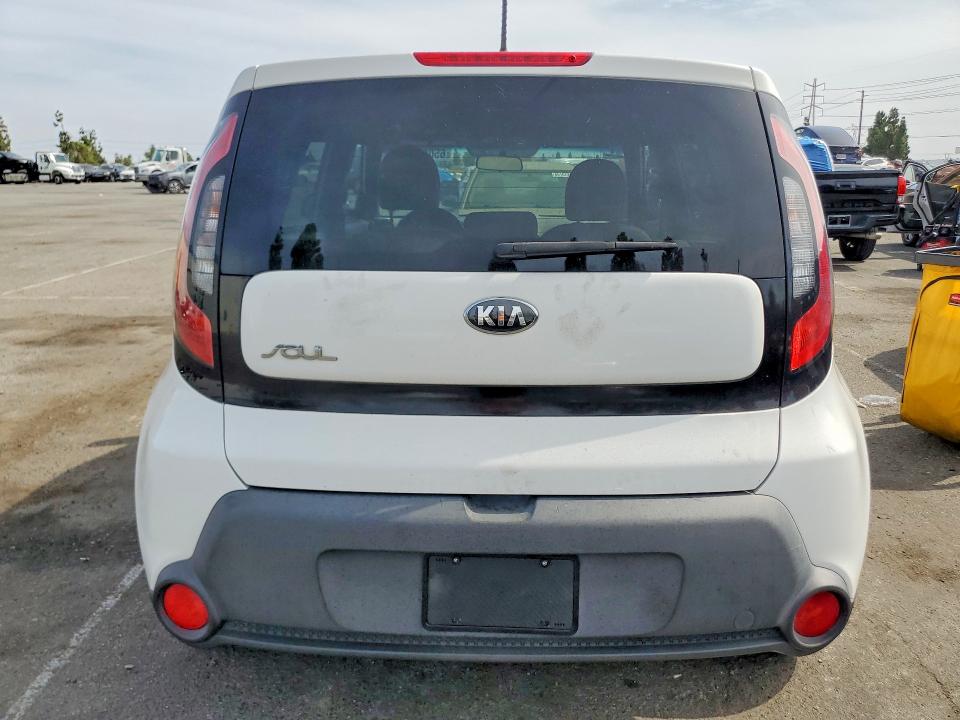 65023826 :رقم المزاد ، KNDJN2A26F7793662 vin ، 2015 Kia Soul مزاد بيع
