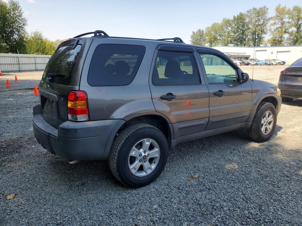 2006 Ford Escape მანქანა იყიდება აუქციონზე, vin: 1FMYU03176KA03109, აუქციონის ნომერი: 64964736