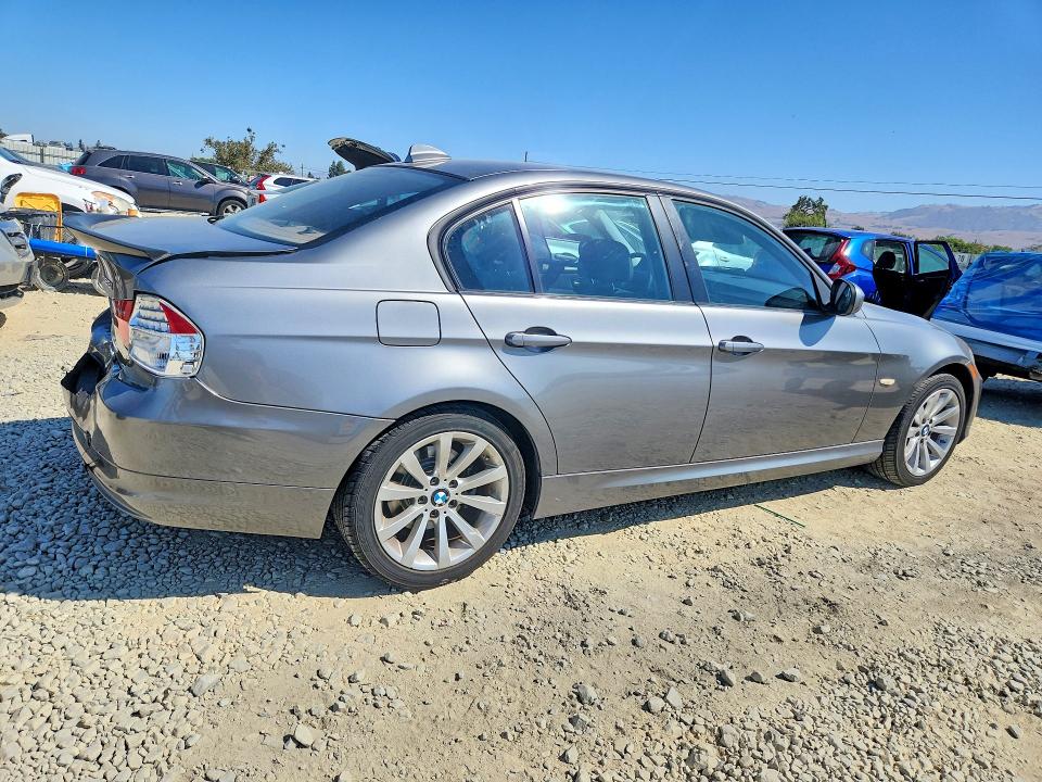 2011 Bmw 328 მანქანა იყიდება აუქციონზე, vin: WBAPH5G5XBNM71940, აუქციონის ნომერი: 63928956
