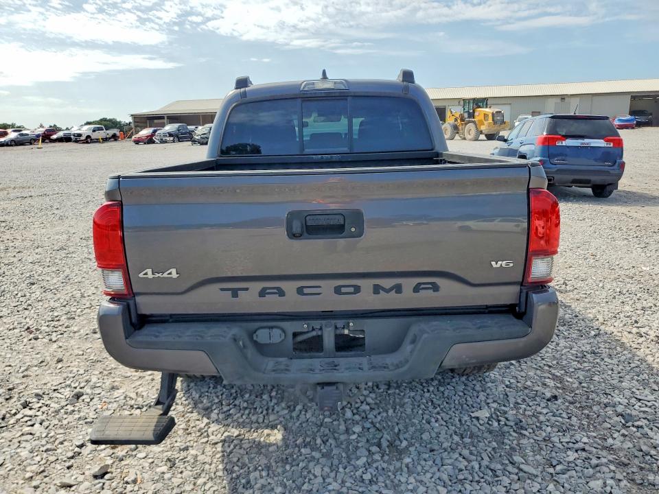 61454946 :رقم المزاد ، 5TFCZ5AN8MX277552 vin ، 2021 Toyota Tacoma مزاد بيع