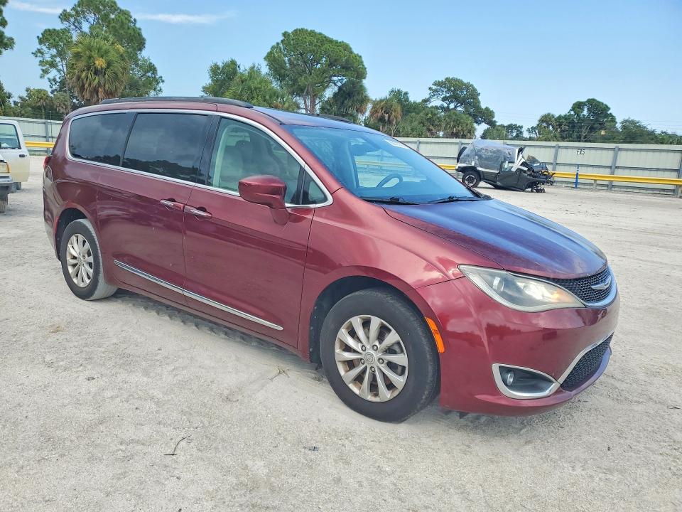 65876776 :رقم المزاد ، 2C4RC1BG6HR534068 vin ، 2017 Chrysler Pacifica مزاد بيع