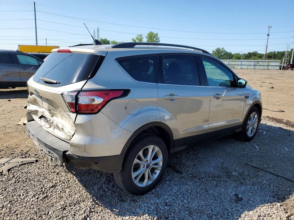 64095366 :رقم المزاد ، 1FMCU9HD9JUB71221 vin ، 2018 Ford Escape مزاد بيع