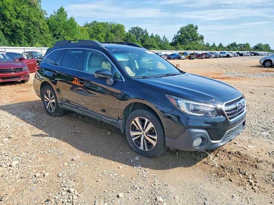 63923166 :رقم المزاد ، 4S4BSANC3J3338273 vin ، 2018 Subaru Outback مزاد بيع