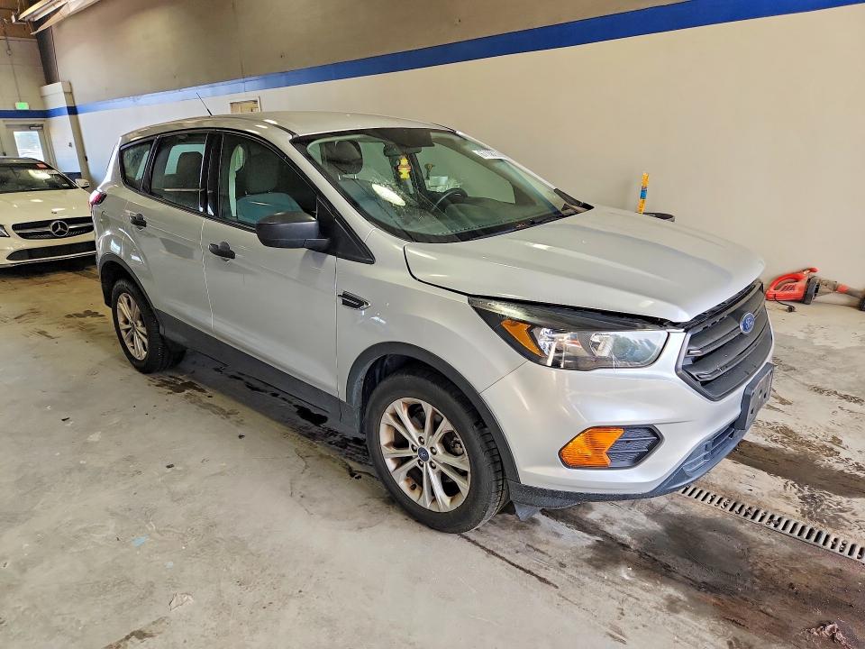 2019 Ford Escape მანქანა იყიდება აუქციონზე, vin: 1FMCU0F75KUC47026, აუქციონის ნომერი: 67108276