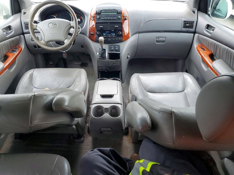 2010 Toyota Sienna მანქანა იყიდება აუქციონზე, vin: 5TDYK4CC5AS303560, აუქციონის ნომერი: 64566976