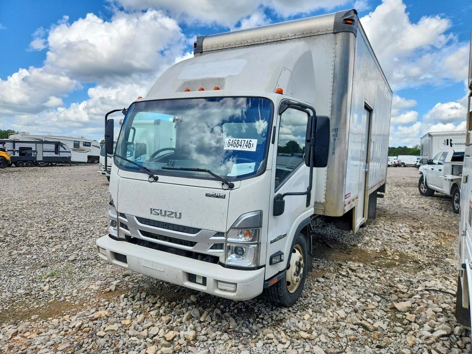 64684746 :رقم المزاد ، 54DC4W1D3PS206882 vin ، 2023 Isuzu Npr Hd مزاد بيع