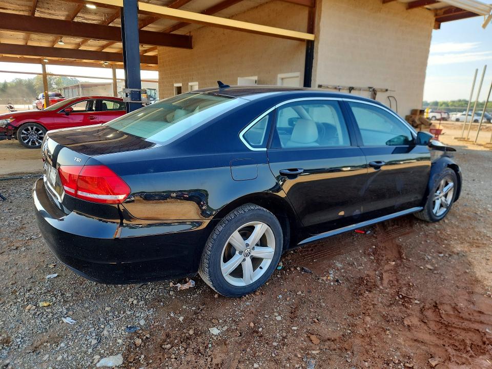 2015 Volkswagen Passat მანქანა იყიდება აუქციონზე, vin: 1VWAT7A39FC085888, აუქციონის ნომერი: 64272766