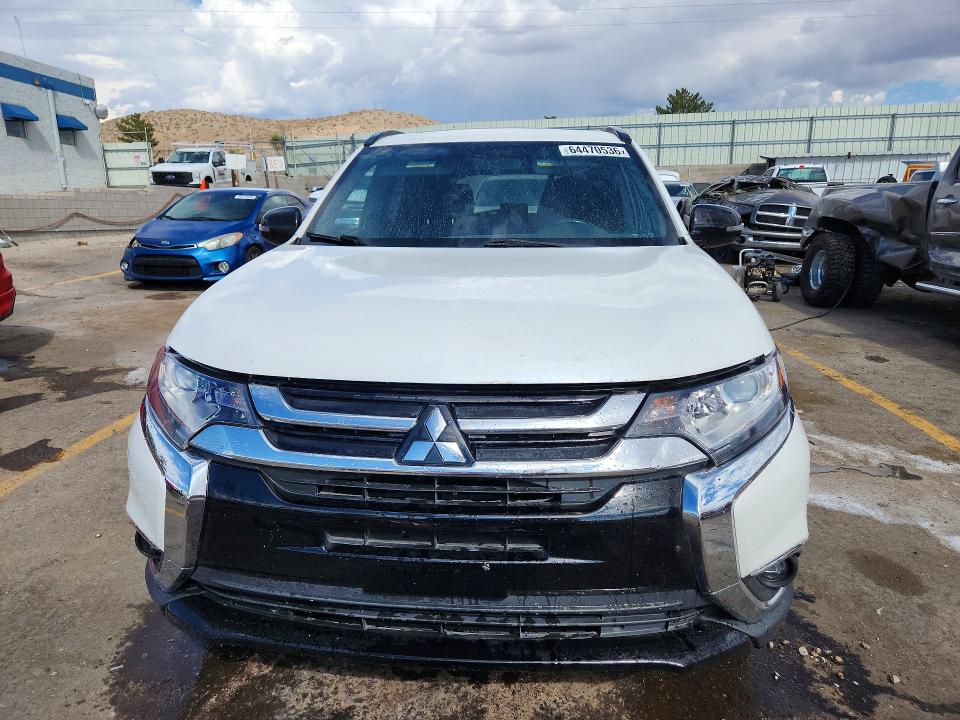 2018 Mitsubishi Outlander მანქანა იყიდება აუქციონზე, vin: JA4AD3A31JZ050870, აუქციონის ნომერი: 64470536