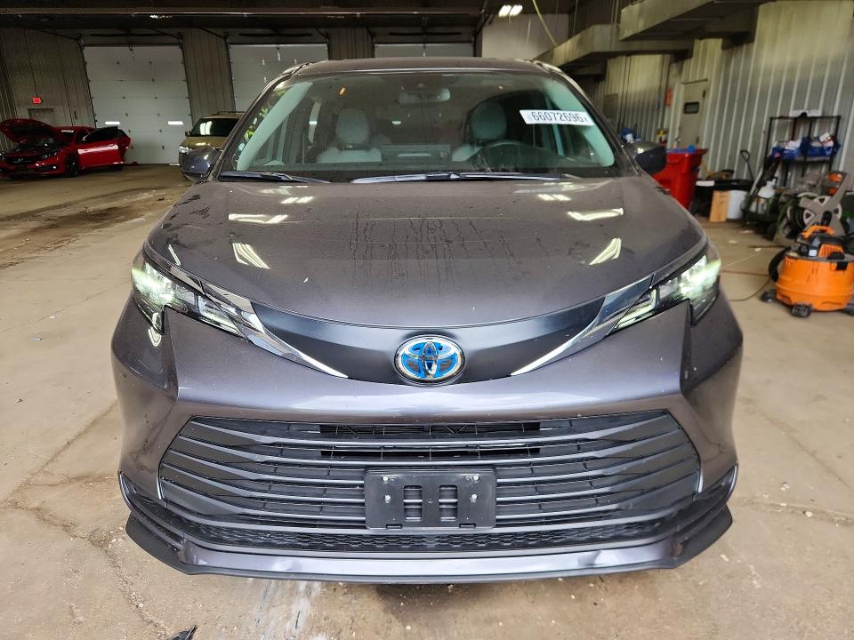 66072696 :رقم المزاد ، 5TDBSKFC1SS193520 vin ، 2025 Toyota Sienna مزاد بيع