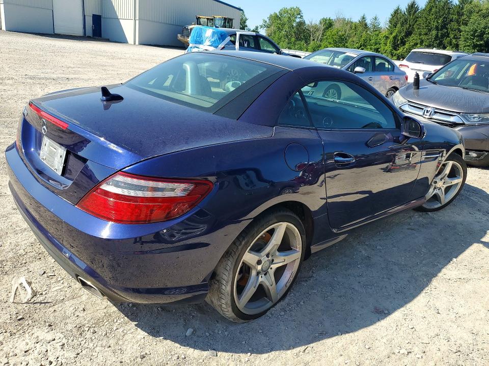63504556 :رقم المزاد ، WDDPK3JA4GF121516 vin ، 2016 Mercedes-benz Slk مزاد بيع