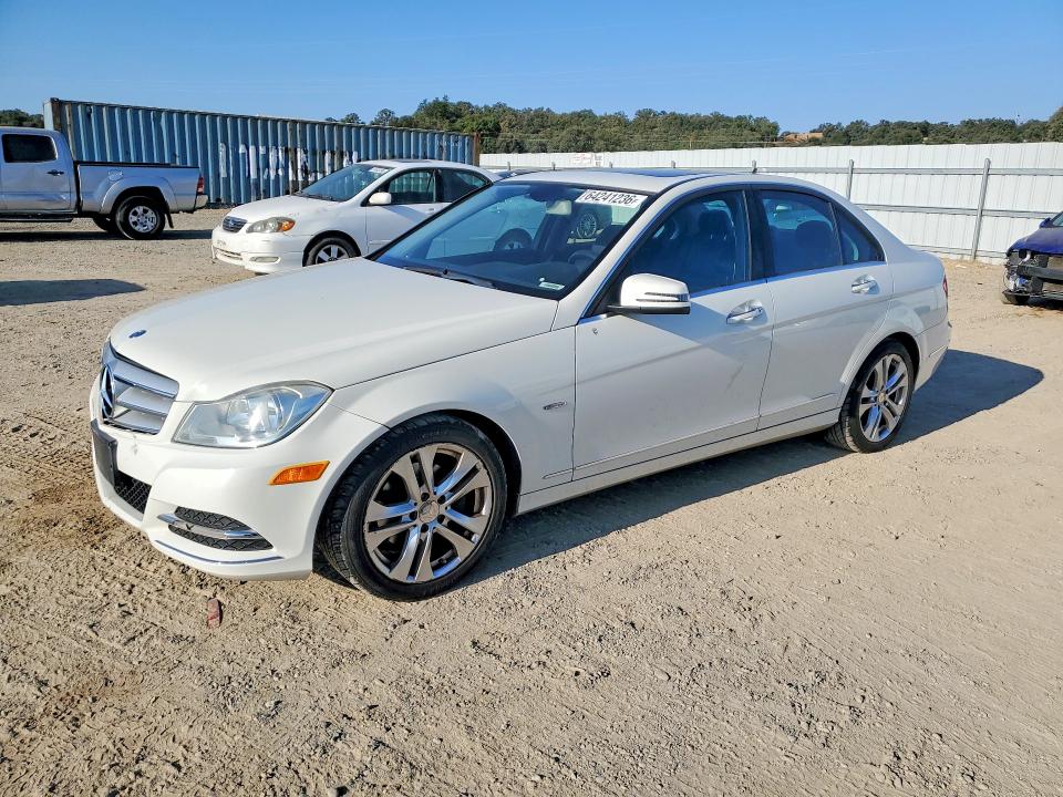 Продаж на аукціоні авто 2012 Mercedes-benz C, vin: WDDGF4HBXCA650260, номер лоту: 64241236