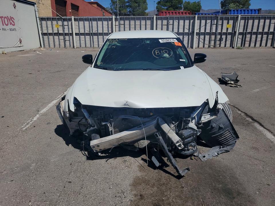 65392216 :رقم المزاد ، 1N4AA6AP0HC422687 vin ، 2017 Nissan Maxima مزاد بيع