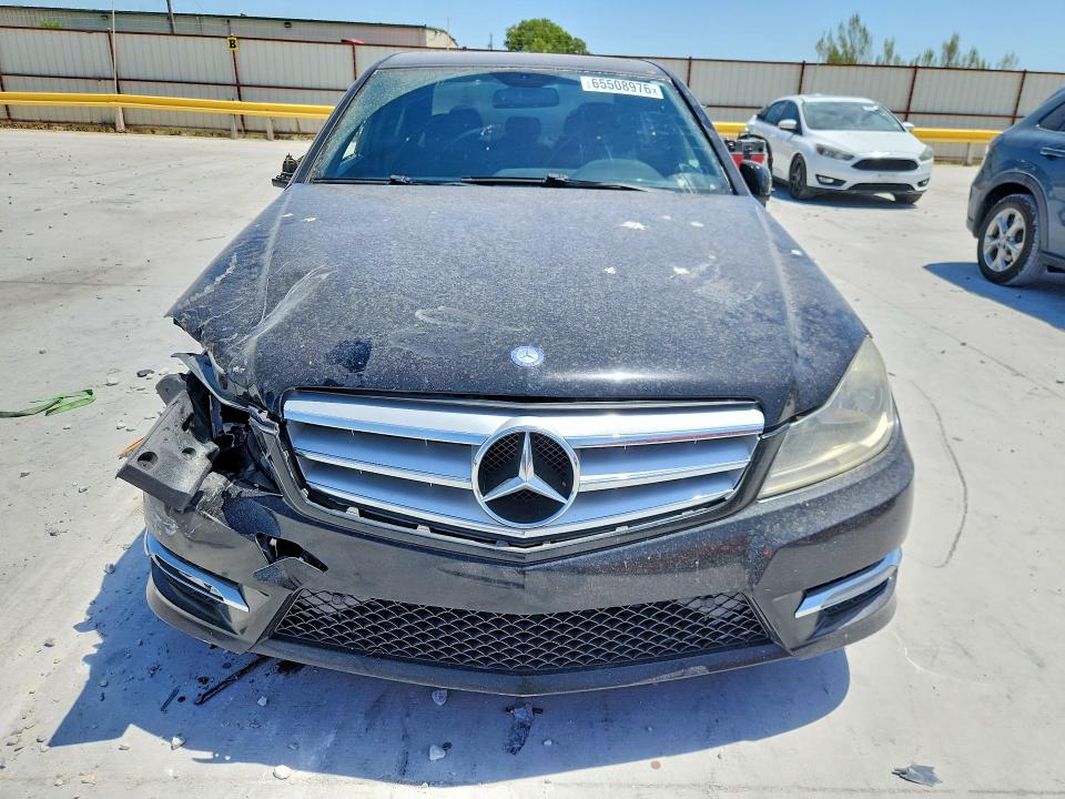 2012 Mercedes-benz C მანქანა იყიდება აუქციონზე, vin: WDDGF4HB2CR238884, აუქციონის ნომერი: 65508976
