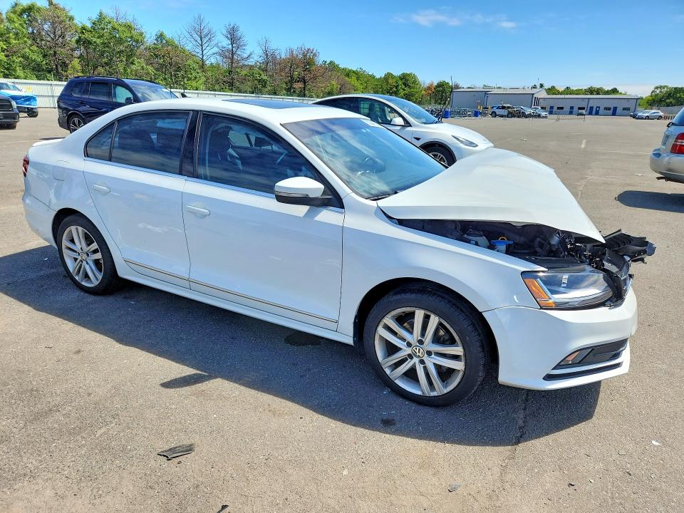 Продажа на аукционе авто 2018 Volkswagen Jetta, vin: 3VWL17AJ2JM207303, номер лота: 63647356