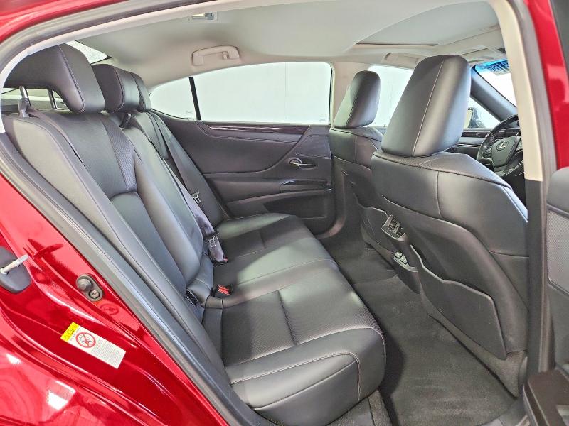 64646816 :رقم المزاد ، 58ABZ1B18KU013900 vin ، 2019 Lexus Es مزاد بيع