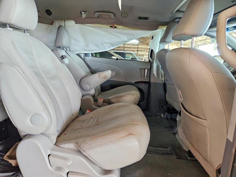 63913386 :رقم المزاد ، 5TDYK3DC8DS393672 vin ، 2013 Toyota Sienna مزاد بيع