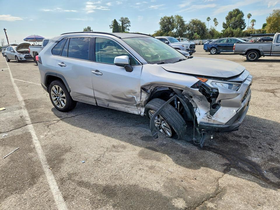 Продажа на аукционе авто 2019 Toyota Rav4, vin: JTMA1RFV5KD511515, номер лота: 63263136