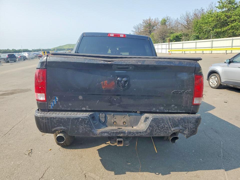 64975566 :رقم المزاد ، 3C6RR7KT8JG123689 vin ، 2018 Ram 1500 مزاد بيع