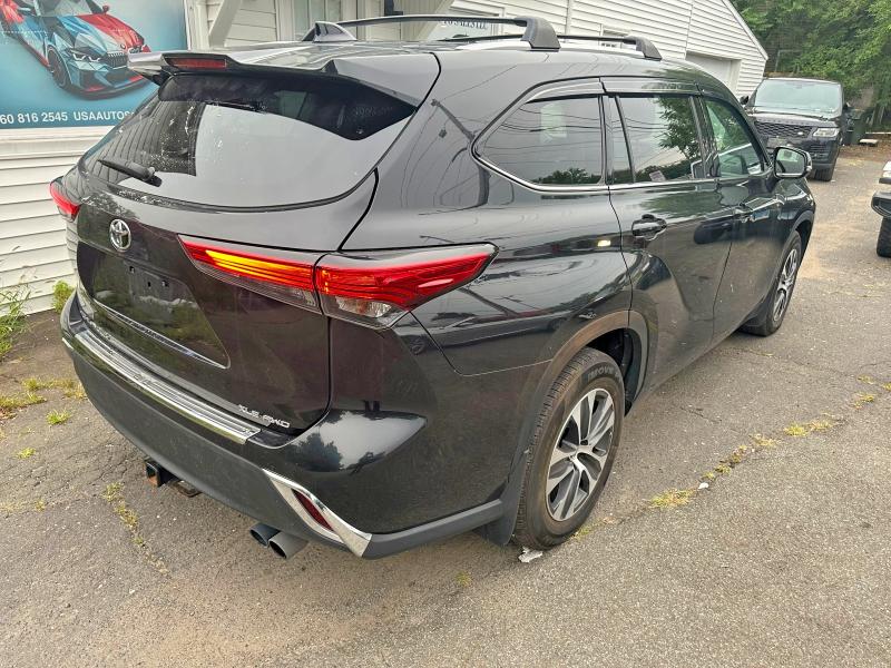 Продажа на аукционе авто 2022 Toyota Highlander, vin: 5TDGZRBH5NS217155, номер лота: 63356086