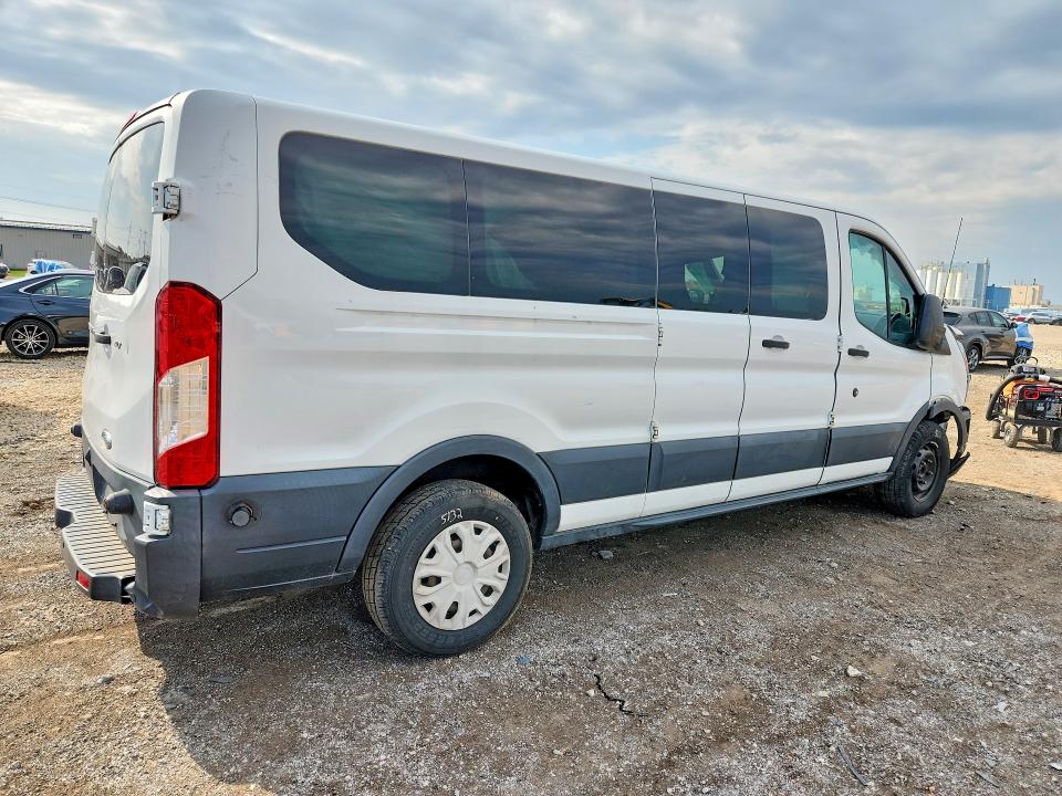 67329696 :رقم المزاد ، 1FBZX2ZM1FKA31487 vin ، 2015 Ford Transit مزاد بيع